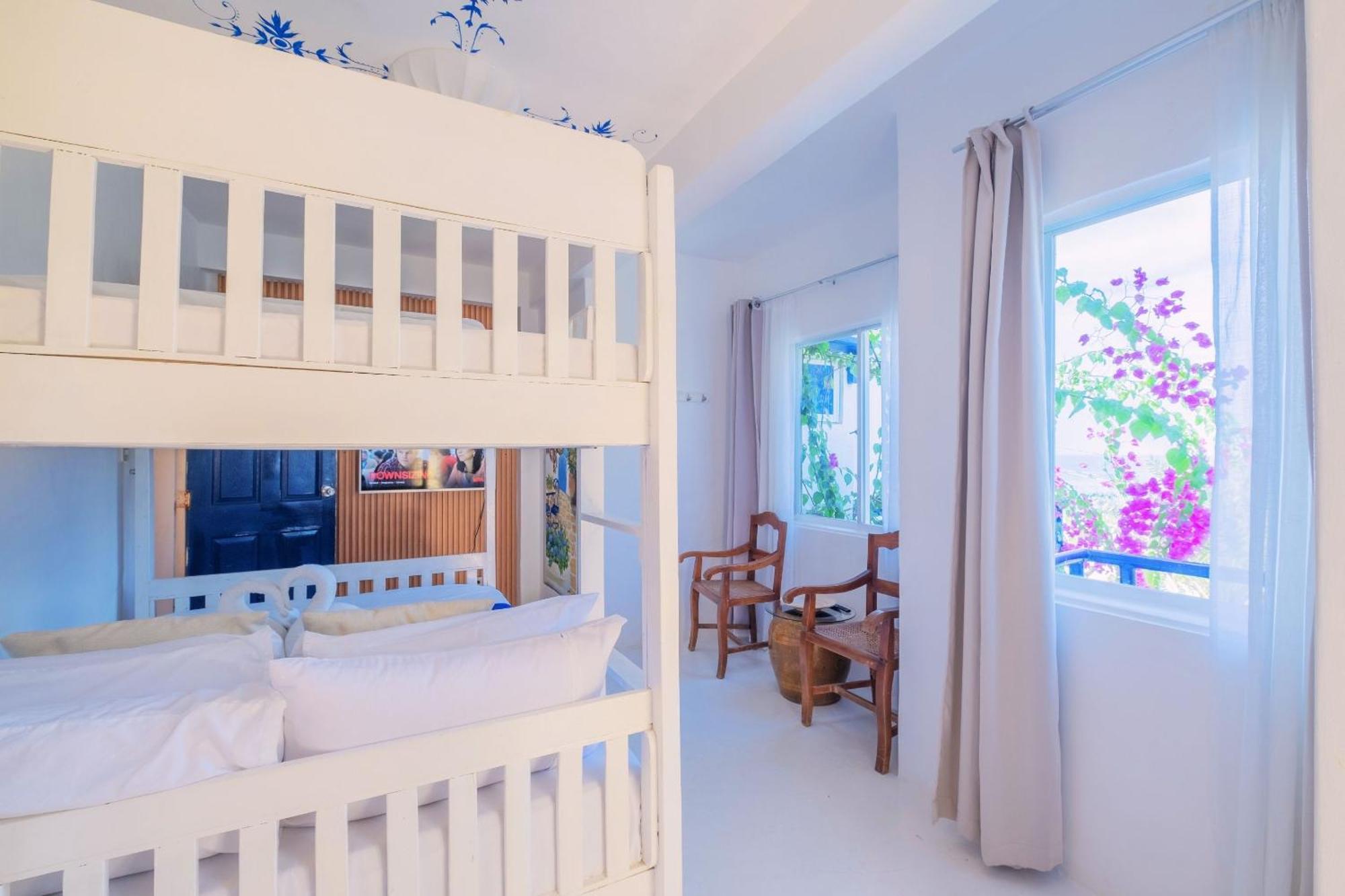 Club Monet Beachfront Resort By Cocotel Cabangan Habitación foto