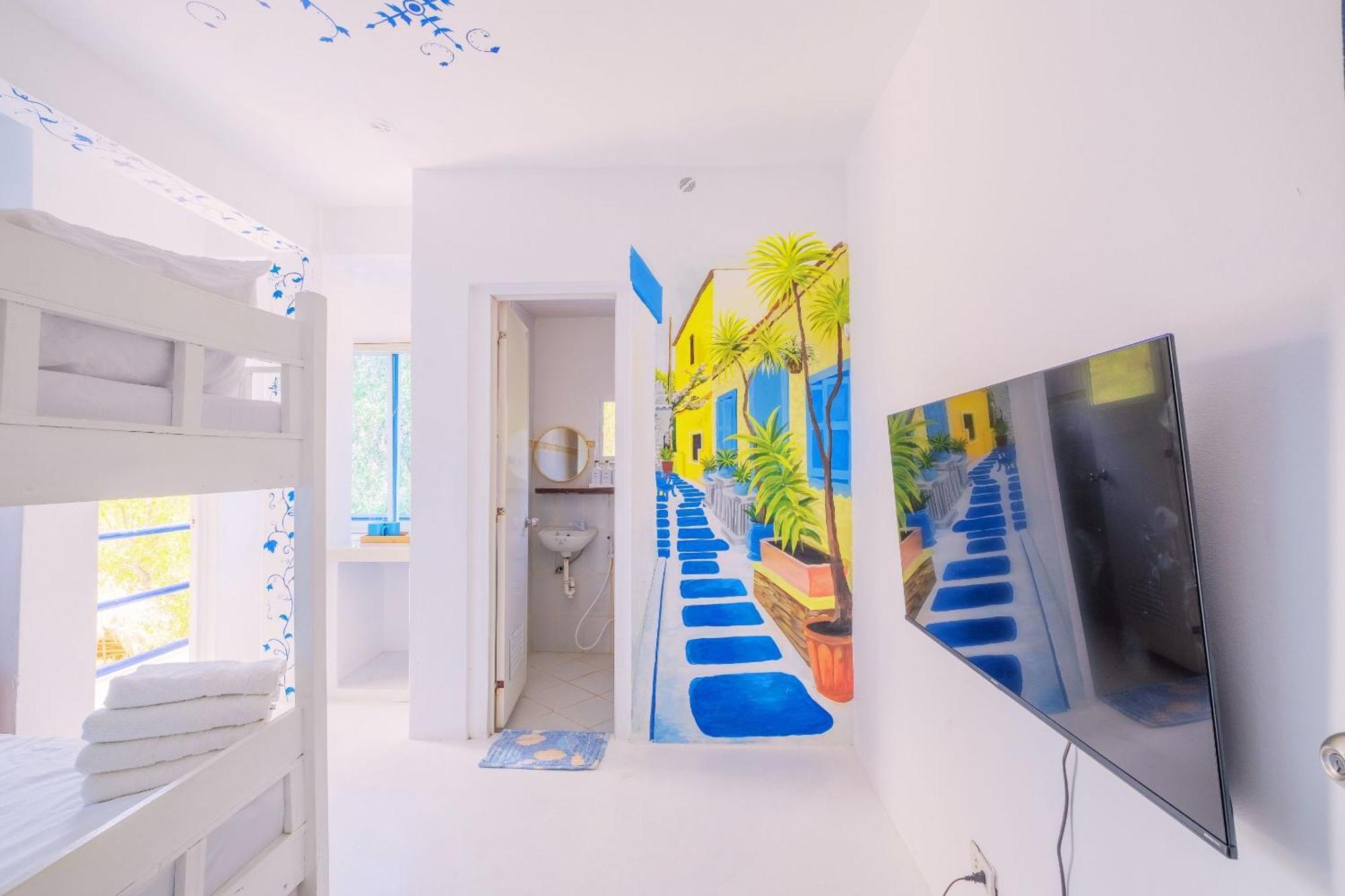 Club Monet Beachfront Resort By Cocotel Cabangan Habitación foto