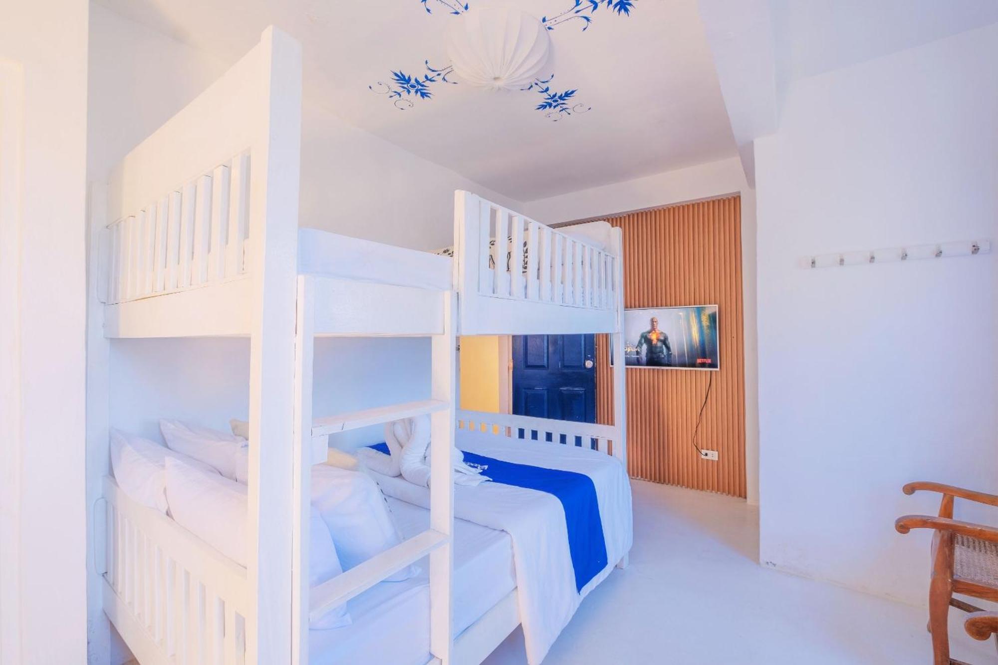 Club Monet Beachfront Resort By Cocotel Cabangan Habitación foto